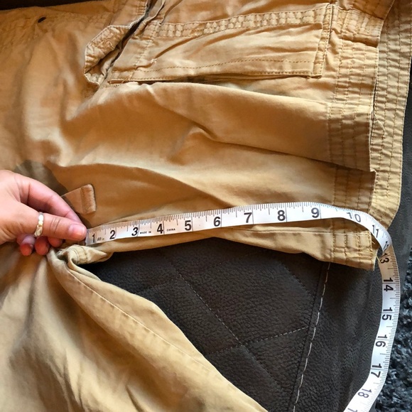 Men’s heritage cargo shorts - Picture 2 of 5